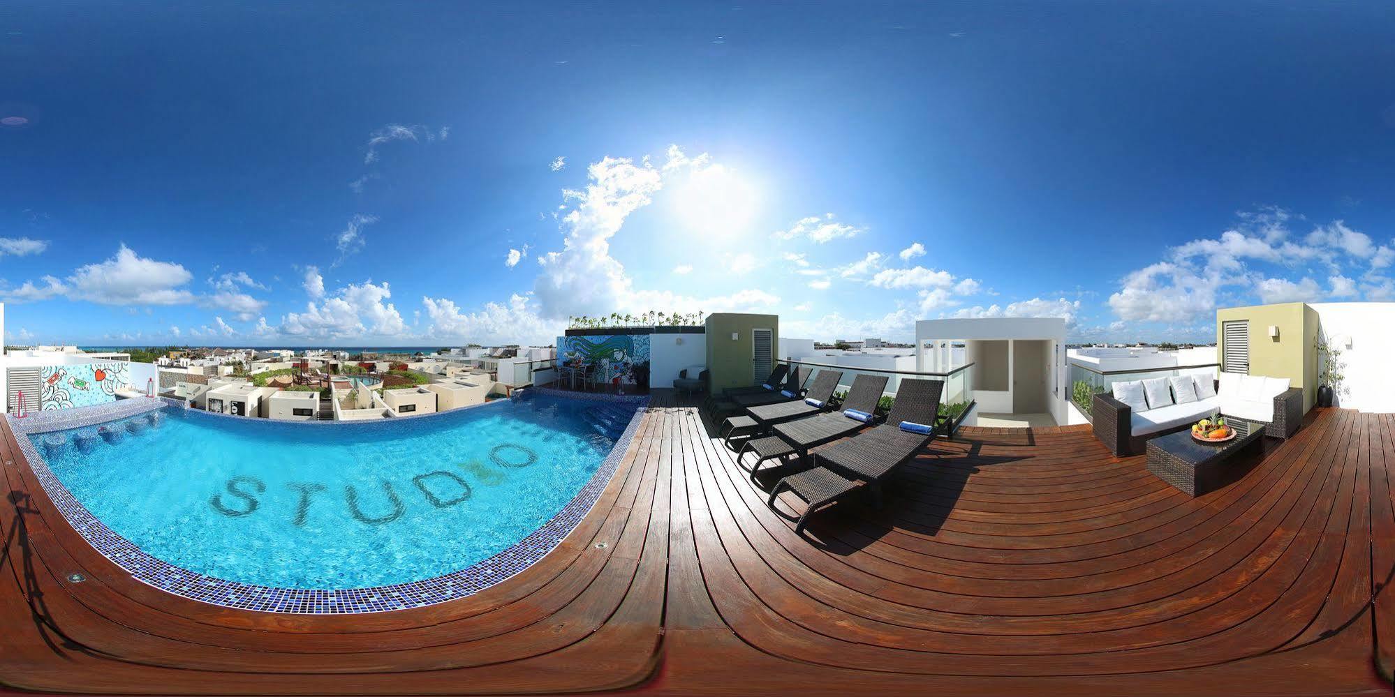 One By 770 Hotel 3*